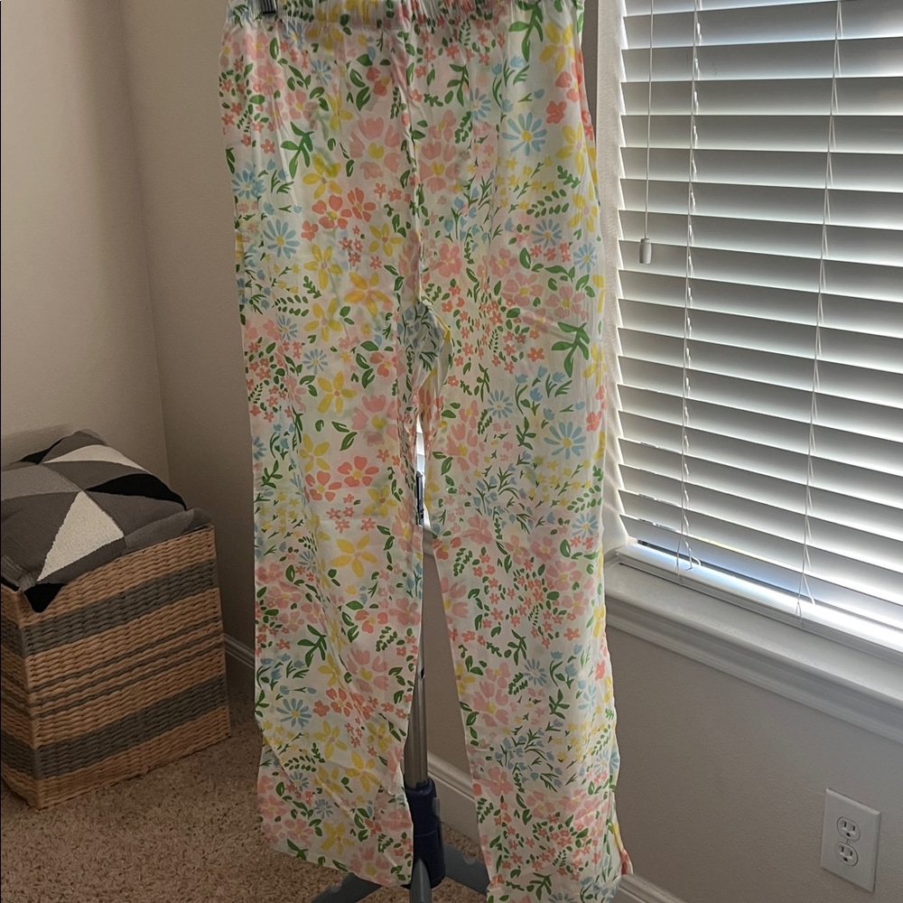 Floral Pajama Pants Set - Picture 12 of 13